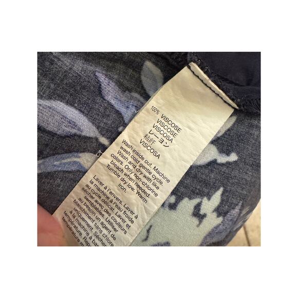 5/$65   Gap Womens Shorts Sz XL Blue White Sun Printed Floral Loose Drawstring - Picture 7 of 8